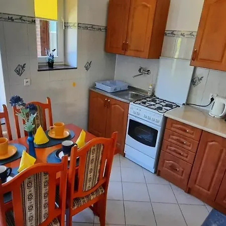 Westcliff Apartment *